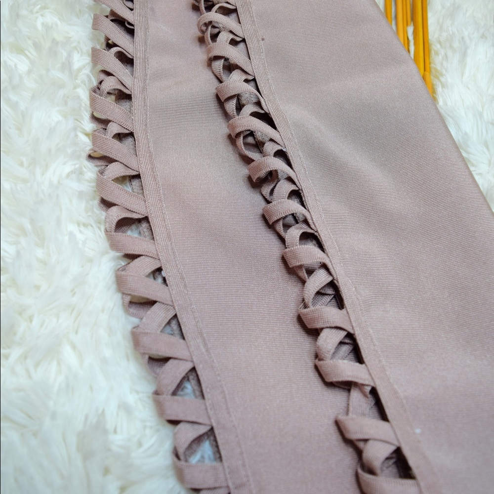 Rose Pink Bondage Midi-Skirt - Picture 3 of 4